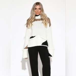 LOST IN LUNAR TURTLENECK SIZE MEDIUM